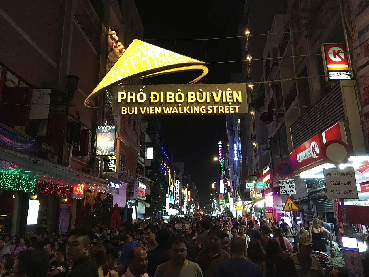 Bui Vien / Pham Ngu Lao