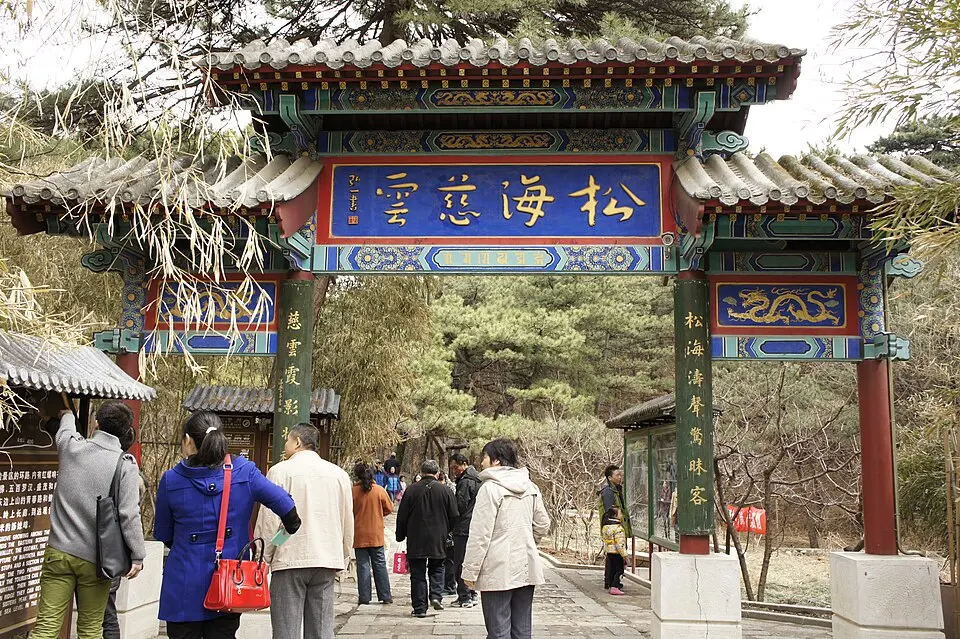 Hongluo Temple