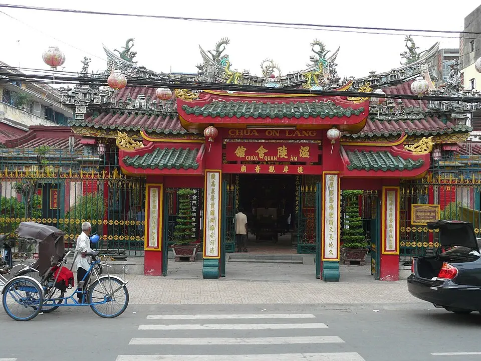 Quan Am Temple