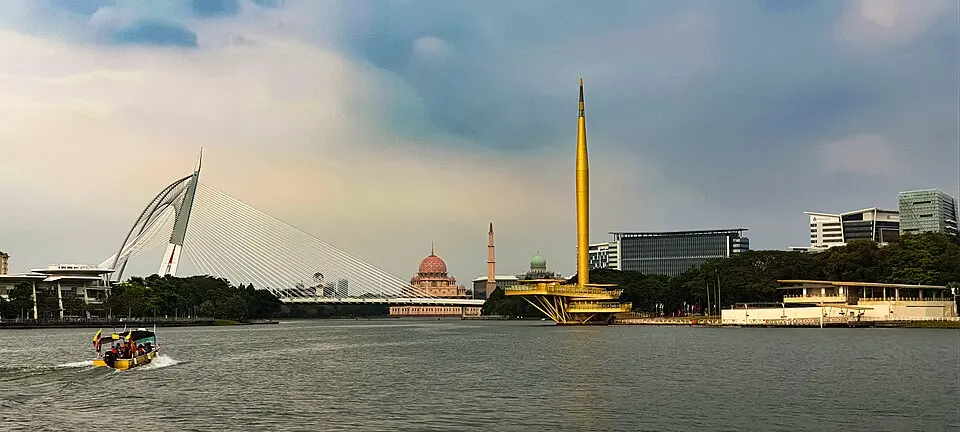 Putrajaya Lake