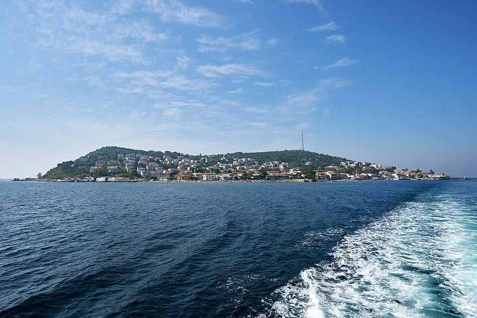 Kınalıada