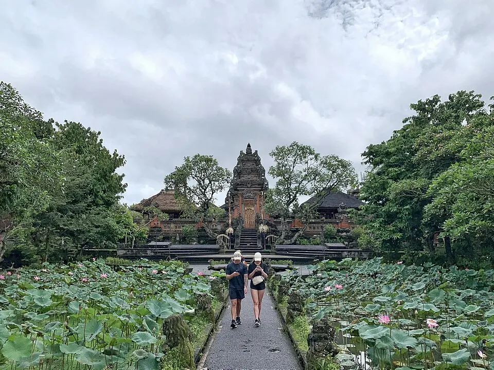 Pura Taman Saraswati